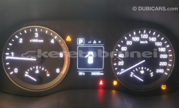 Buy Import Hyundai Tucson White Car in Import - Dubai in Belait Buy Import Hyundai Tucson White Car in Import - Dubai in Belait