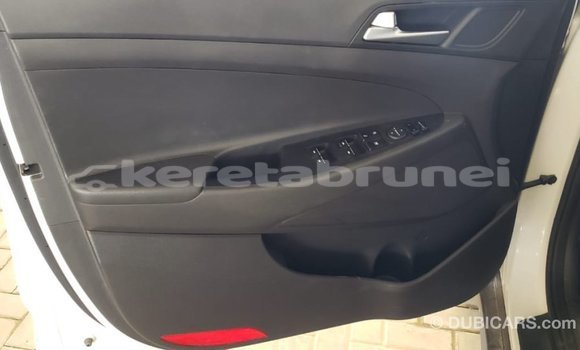 Buy Import Hyundai Tucson White Car in Import - Dubai in Belait Buy Import Hyundai Tucson White Car in Import - Dubai in Belait