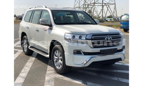 Buy Import Toyota Land Cruiser White Car in Import - Dubai in Belait Buy Import Toyota Land Cruiser White Car in Import - Dubai in Belait