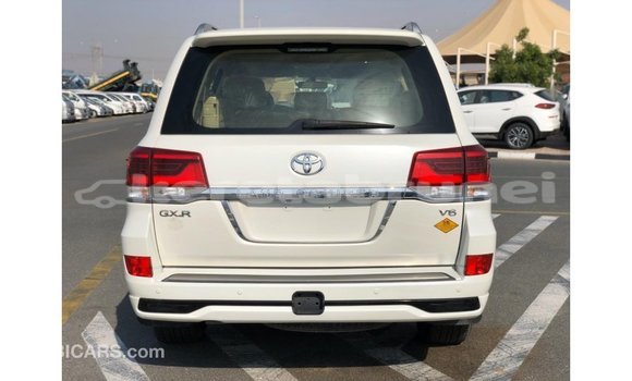 Buy Import Toyota Land Cruiser White Car in Import - Dubai in Belait Buy Import Toyota Land Cruiser White Car in Import - Dubai in Belait