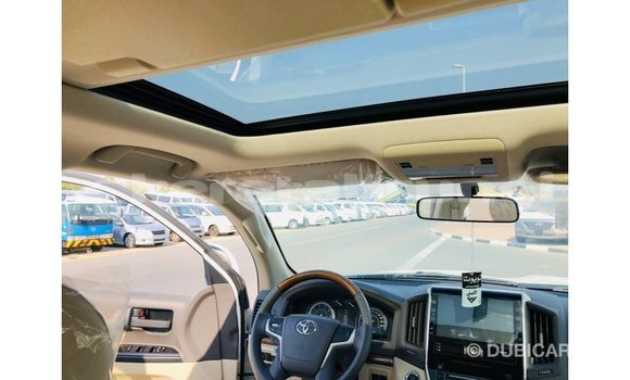 Buy Import Toyota Land Cruiser White Car in Import - Dubai in Belait Buy Import Toyota Land Cruiser White Car in Import - Dubai in Belait