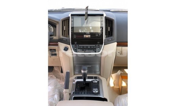 Buy Import Toyota Land Cruiser White Car in Import - Dubai in Belait Buy Import Toyota Land Cruiser White Car in Import - Dubai in Belait