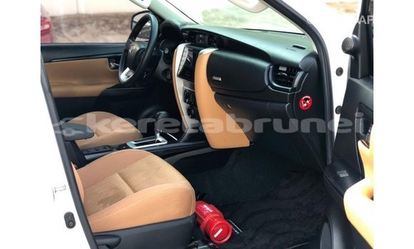 Buy Import Toyota Fortuner White Car in Import - Dubai in Belait Buy Import Toyota Fortuner White Car in Import - Dubai in Belait