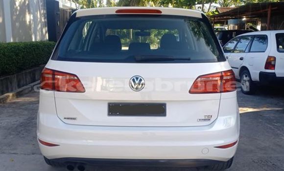 Buy Used Volkswagen Golf White Car in Bandar Seri Begawan in Brunei-Muara Buy Used Volkswagen Golf White Car in Bandar Seri Begawan in Brunei-Muara