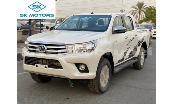 Buy Import Toyota Hilux White Car in Import - Dubai in Belait
