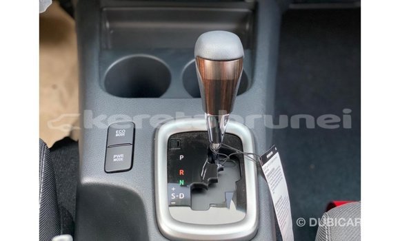 Buy Import Toyota Hilux White Car in Import - Dubai in Belait Buy Import Toyota Hilux White Car in Import - Dubai in Belait