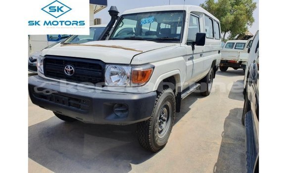 Buy Import Toyota Land Cruiser White Car in Import - Dubai in Belait Buy Import Toyota Land Cruiser White Car in Import - Dubai in Belait