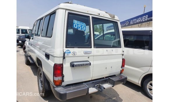 Buy Import Toyota Land Cruiser White Car in Import - Dubai in Belait Buy Import Toyota Land Cruiser White Car in Import - Dubai in Belait