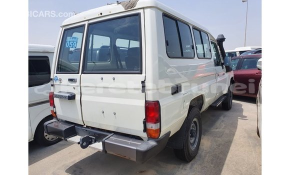 Buy Import Toyota Land Cruiser White Car in Import - Dubai in Belait Buy Import Toyota Land Cruiser White Car in Import - Dubai in Belait