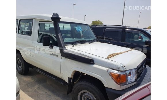 Buy Import Toyota Land Cruiser White Car in Import - Dubai in Belait Buy Import Toyota Land Cruiser White Car in Import - Dubai in Belait