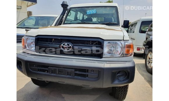 Buy Import Toyota Land Cruiser White Car in Import - Dubai in Belait Buy Import Toyota Land Cruiser White Car in Import - Dubai in Belait