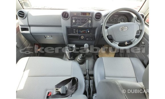 Buy Import Toyota Land Cruiser White Car in Import - Dubai in Belait Buy Import Toyota Land Cruiser White Car in Import - Dubai in Belait