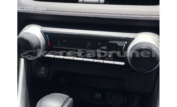 Buy Import Toyota HiAce White Truck in Import - Dubai in Belait Buy Import Toyota HiAce White Truck in Import - Dubai in Belait