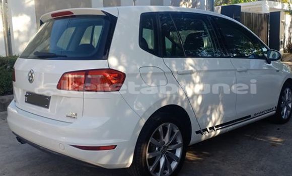 Buy Used Volkswagen Golf White Car in Bandar Seri Begawan in Brunei-Muara Buy Used Volkswagen Golf White Car in Bandar Seri Begawan in Brunei-Muara