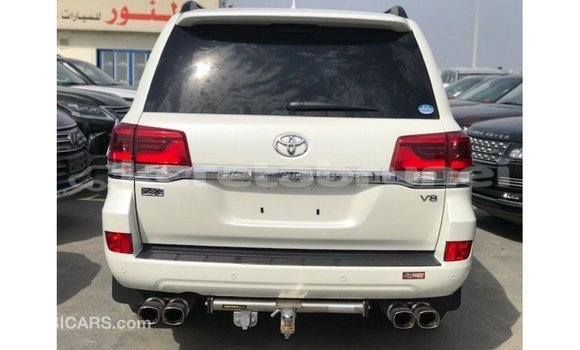 Buy Import Toyota Land Cruiser White Car in Import - Dubai in Belait Buy Import Toyota Land Cruiser White Car in Import - Dubai in Belait