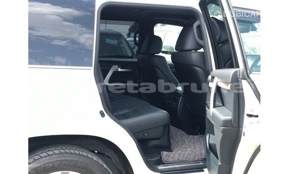 Buy Import Toyota Land Cruiser White Car in Import - Dubai in Belait Buy Import Toyota Land Cruiser White Car in Import - Dubai in Belait