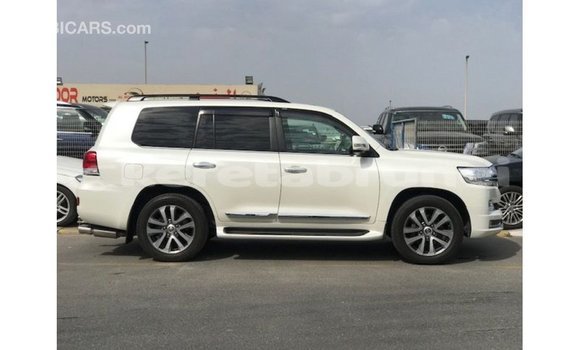 Buy Import Toyota Land Cruiser White Car in Import - Dubai in Belait Buy Import Toyota Land Cruiser White Car in Import - Dubai in Belait