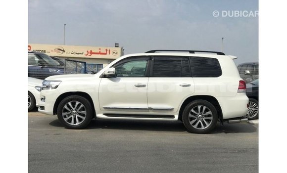 Buy Import Toyota Land Cruiser White Car in Import - Dubai in Belait Buy Import Toyota Land Cruiser White Car in Import - Dubai in Belait