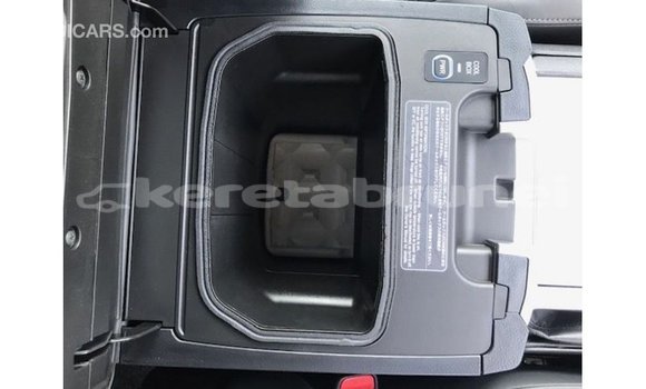 Buy Import Toyota Land Cruiser White Car in Import - Dubai in Belait Buy Import Toyota Land Cruiser White Car in Import - Dubai in Belait