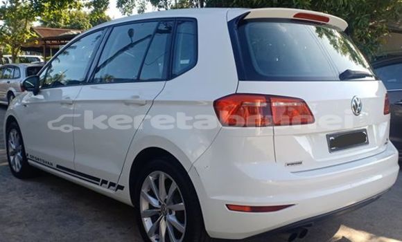 Buy Used Volkswagen Golf White Car in Bandar Seri Begawan in Brunei-Muara Buy Used Volkswagen Golf White Car in Bandar Seri Begawan in Brunei-Muara
