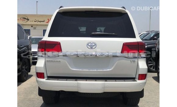 Buy Import Toyota Land Cruiser White Car in Import - Dubai in Belait Buy Import Toyota Land Cruiser White Car in Import - Dubai in Belait