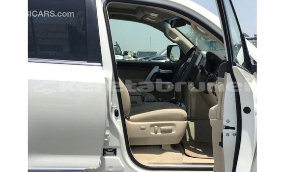 Buy Import Toyota Land Cruiser White Car in Import - Dubai in Belait Buy Import Toyota Land Cruiser White Car in Import - Dubai in Belait