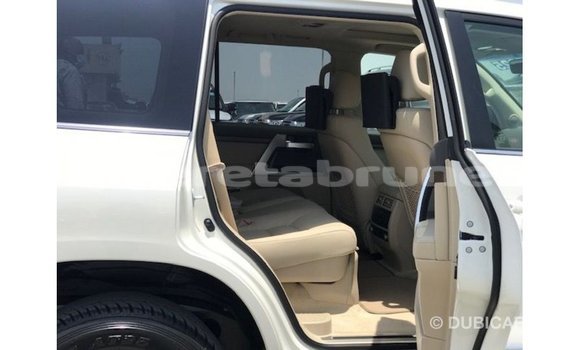 Buy Import Toyota Land Cruiser White Car in Import - Dubai in Belait Buy Import Toyota Land Cruiser White Car in Import - Dubai in Belait
