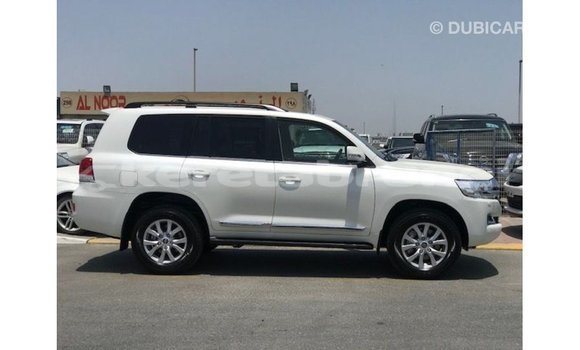 Buy Import Toyota Land Cruiser White Car in Import - Dubai in Belait Buy Import Toyota Land Cruiser White Car in Import - Dubai in Belait