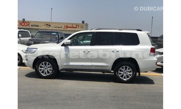 Buy Import Toyota Land Cruiser White Car in Import - Dubai in Belait Buy Import Toyota Land Cruiser White Car in Import - Dubai in Belait