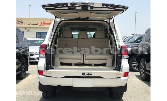 Buy Import Toyota Land Cruiser White Car in Import - Dubai in Belait Buy Import Toyota Land Cruiser White Car in Import - Dubai in Belait
