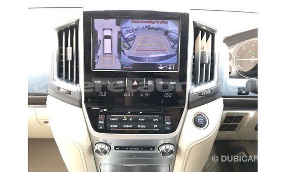 Buy Import Toyota Land Cruiser White Car in Import - Dubai in Belait Buy Import Toyota Land Cruiser White Car in Import - Dubai in Belait