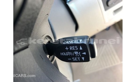 Buy Import Toyota Land Cruiser White Car in Import - Dubai in Belait Buy Import Toyota Land Cruiser White Car in Import - Dubai in Belait