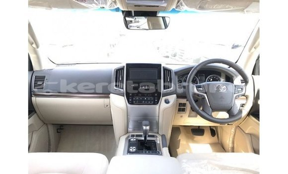 Buy Import Toyota Land Cruiser White Car in Import - Dubai in Belait Buy Import Toyota Land Cruiser White Car in Import - Dubai in Belait