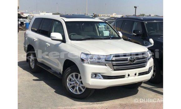 Buy Import Toyota Land Cruiser White Car in Import - Dubai in Belait Buy Import Toyota Land Cruiser White Car in Import - Dubai in Belait