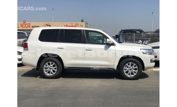 Buy Import Toyota Land Cruiser White Car in Import - Dubai in Belait Buy Import Toyota Land Cruiser White Car in Import - Dubai in Belait