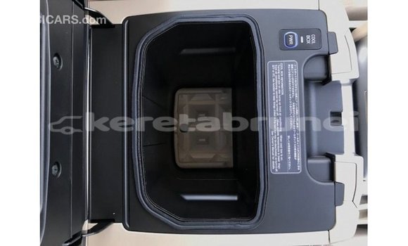 Buy Import Toyota Land Cruiser White Car in Import - Dubai in Belait Buy Import Toyota Land Cruiser White Car in Import - Dubai in Belait