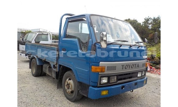 Buy Import Toyota Dyna Blue Truck in Import - Dubai in Belait Buy Import Toyota Dyna Blue Truck in Import - Dubai in Belait