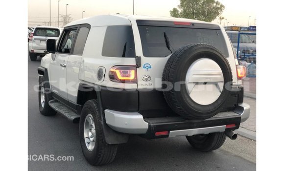 Buy Import Toyota FJ Cruiser White Car in Import - Dubai in Belait Buy Import Toyota FJ Cruiser White Car in Import - Dubai in Belait