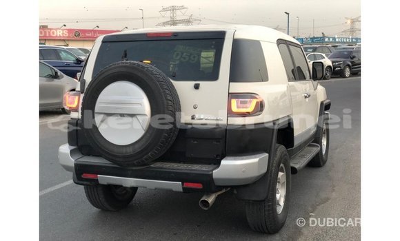 Buy Import Toyota FJ Cruiser White Car in Import - Dubai in Belait Buy Import Toyota FJ Cruiser White Car in Import - Dubai in Belait