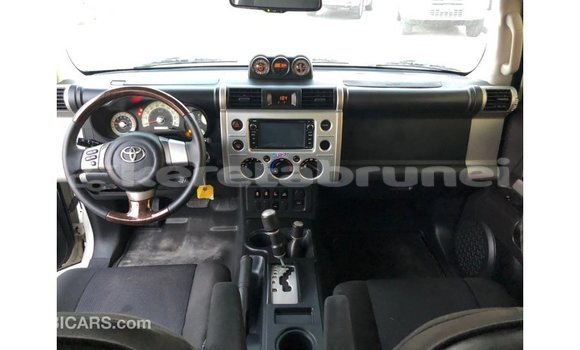 Buy Import Toyota FJ Cruiser White Car in Import - Dubai in Belait Buy Import Toyota FJ Cruiser White Car in Import - Dubai in Belait