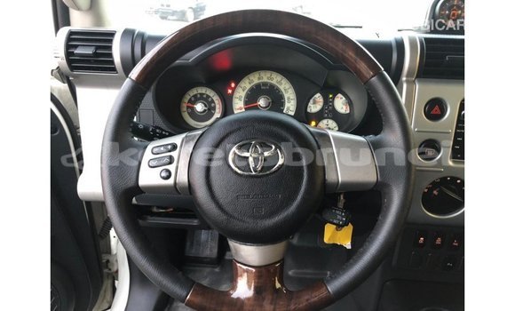 Buy Import Toyota FJ Cruiser White Car in Import - Dubai in Belait Buy Import Toyota FJ Cruiser White Car in Import - Dubai in Belait