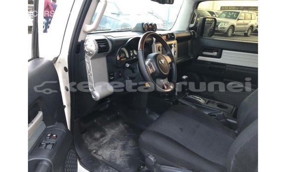 Buy Import Toyota FJ Cruiser White Car in Import - Dubai in Belait Buy Import Toyota FJ Cruiser White Car in Import - Dubai in Belait