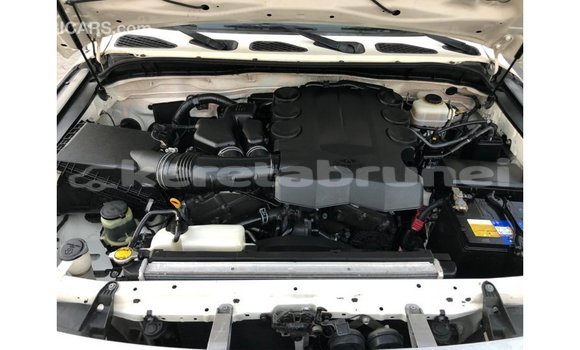 Buy Import Toyota FJ Cruiser White Car in Import - Dubai in Belait Buy Import Toyota FJ Cruiser White Car in Import - Dubai in Belait