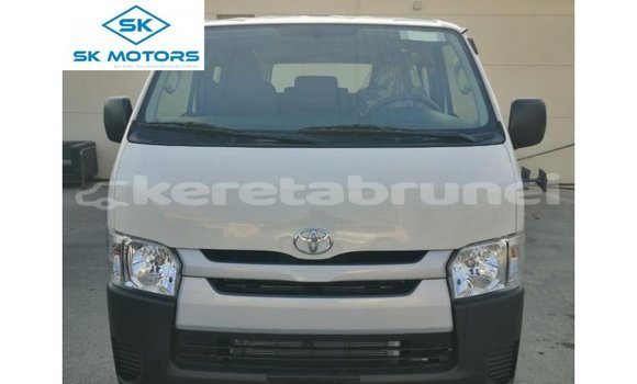 Buy Import Toyota DA White Truck in Import - Dubai in Belait