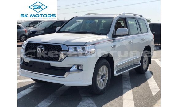 Buy Import Toyota Land Cruiser White Car in Import - Dubai in Belait Buy Import Toyota Land Cruiser White Car in Import - Dubai in Belait