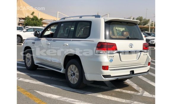 Buy Import Toyota Land Cruiser White Car in Import - Dubai in Belait Buy Import Toyota Land Cruiser White Car in Import - Dubai in Belait