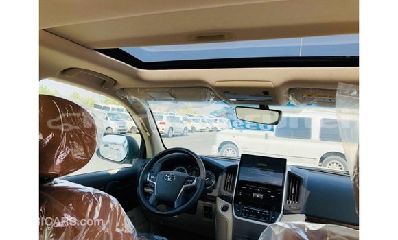 Buy Import Toyota Land Cruiser White Car in Import - Dubai in Belait Buy Import Toyota Land Cruiser White Car in Import - Dubai in Belait