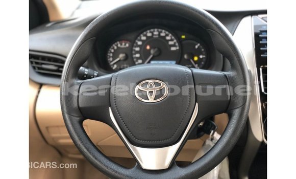 Buy Import Toyota DA White Truck in Import - Dubai in Belait Buy Import Toyota DA White Truck in Import - Dubai in Belait