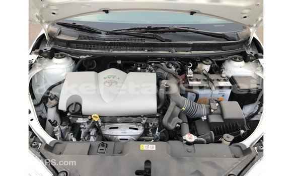 Buy Import Toyota DA White Truck in Import - Dubai in Belait Buy Import Toyota DA White Truck in Import - Dubai in Belait