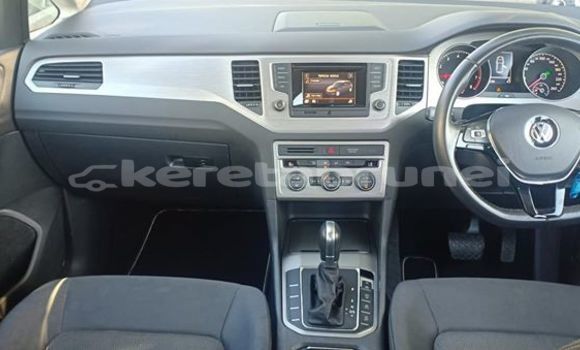 Buy Used Volkswagen Golf White Car in Bandar Seri Begawan in Brunei-Muara Buy Used Volkswagen Golf White Car in Bandar Seri Begawan in Brunei-Muara
